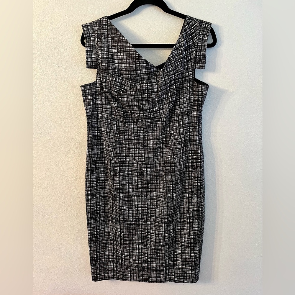 Adrianna Papell Black and White Checkered Sheath Dress- 14